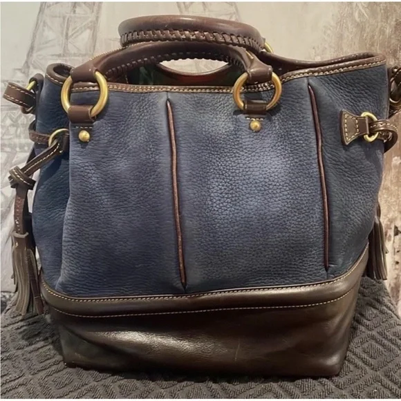 💙🤎Dooney & Bourke Buckley Leather Drawstring Bucket/Shoulder Bag - Picture 2 of 15